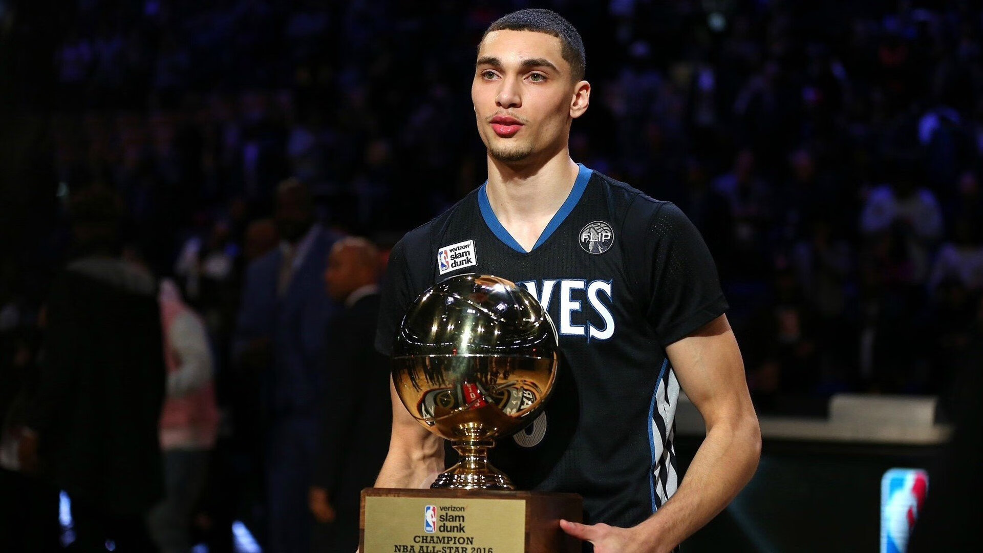 国王外线命中率居高不下,成为黑马球队代表,国王队史最强球星