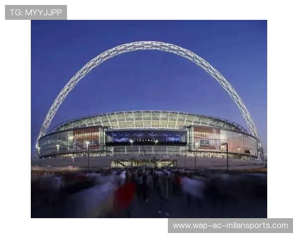 切尔西主场氛围热烈，球迷助威震场，切尔西球队主场