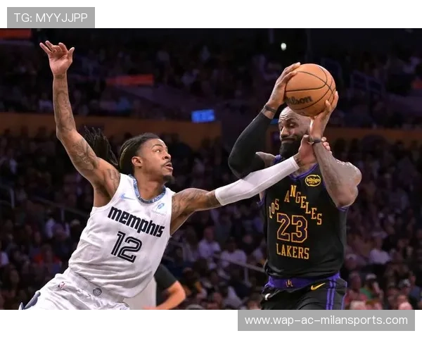 湖人队中流砥柱归队，士气更上一层楼，湖人队入场