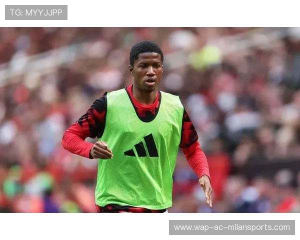 曼联青训出新星，年轻球员崭露头角